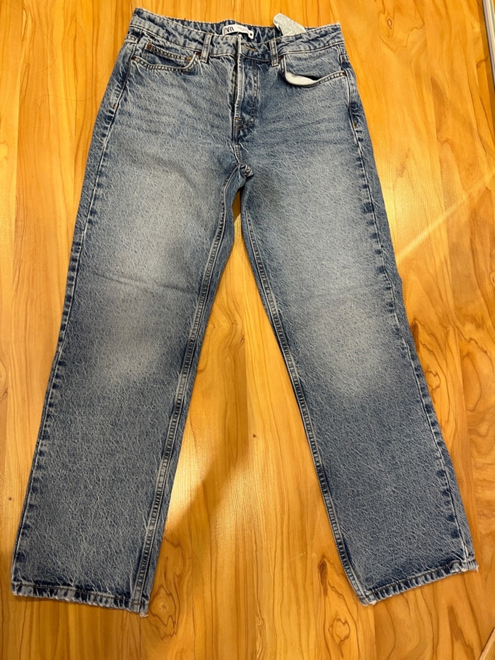 Zara Women’s Straight Jeans in Light Blue Wash